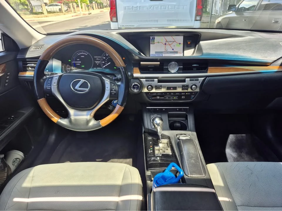 2016 Lexus ES 6th Gen - Image 11 of 12