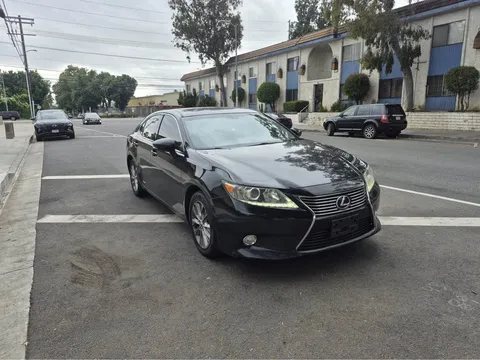 2016 Lexus ES 300h Ultra Luxury