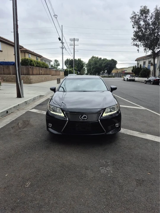 2016 Lexus ES 6th Gen - Image 2 of 12