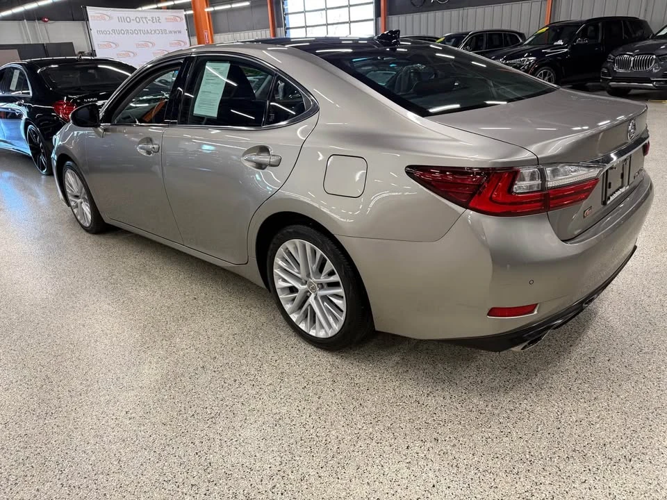 2016 Lexus ES 6th Gen - Image 4 of 7