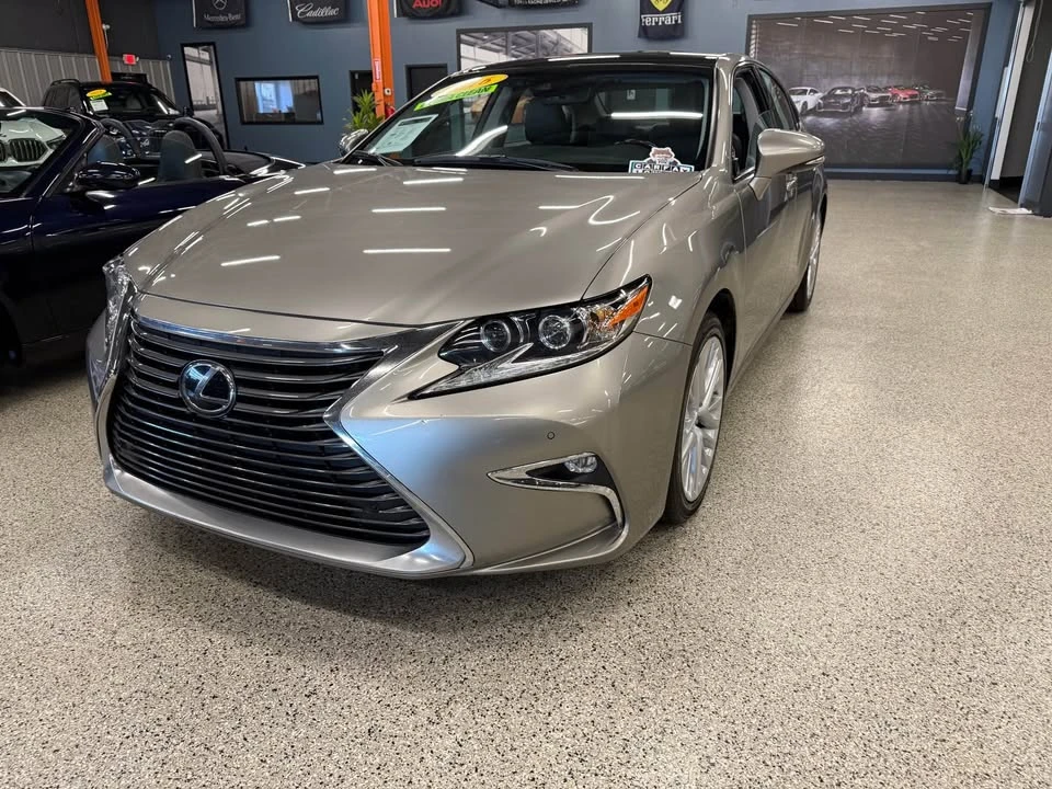 2016 Lexus ES 6th Gen - Image 2 of 7