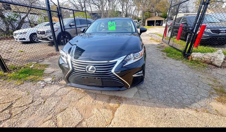 2016 Lexus ES 6th Gen - Image 3 of 12