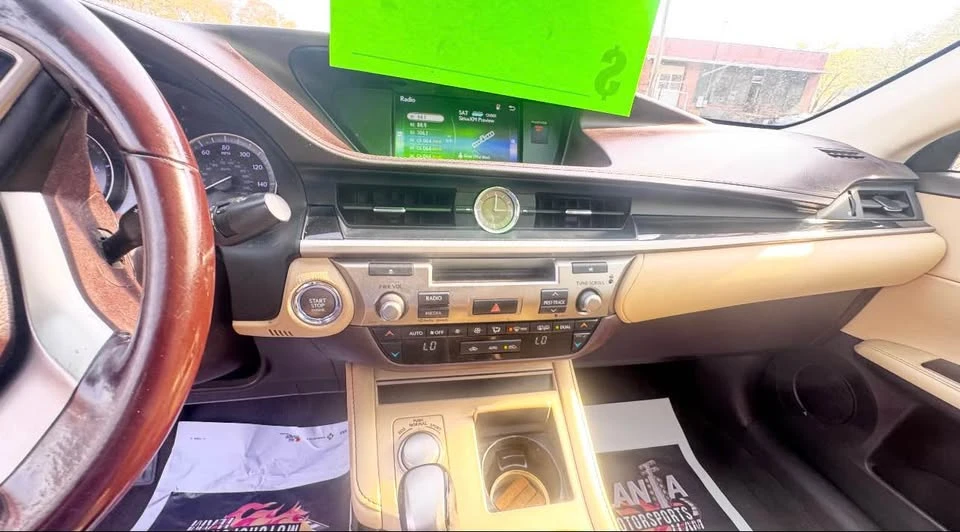 2016 Lexus ES 6th Gen - Image 8 of 12