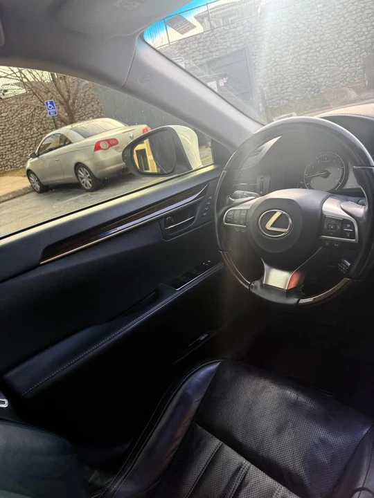 2016 Lexus ES 6th Gen - Image 12 of 14