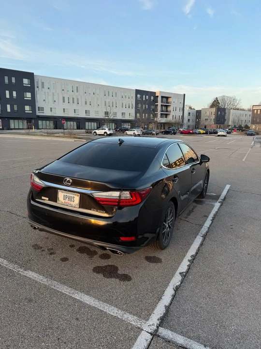 2016 Lexus ES 6th Gen - Image 4 of 9