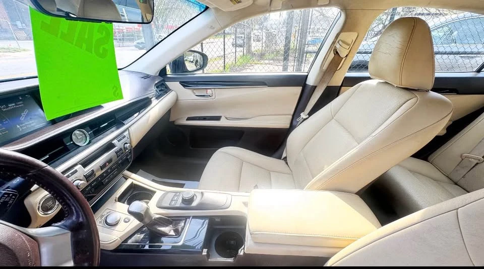 2016 Lexus ES 6th Gen - Image 9 of 12