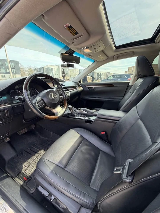 2016 Lexus ES 6th Gen - Image 6 of 9