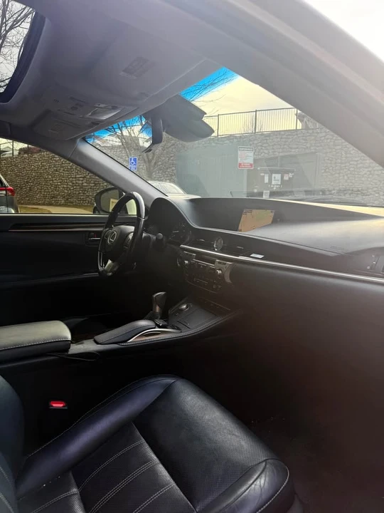 2016 Lexus ES 6th Gen - Image 9 of 14