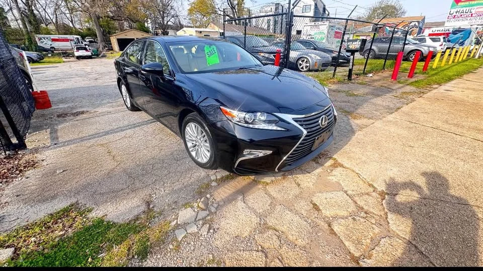 2016 Lexus ES 6th Gen - Image 2 of 12