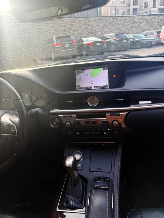 2016 Lexus ES 6th Gen - Image 10 of 14