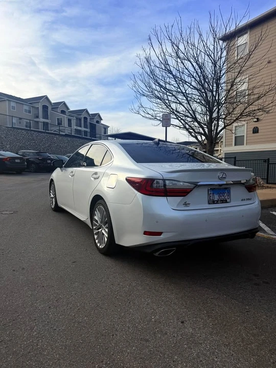 2016 Lexus ES 6th Gen - Image 4 of 14