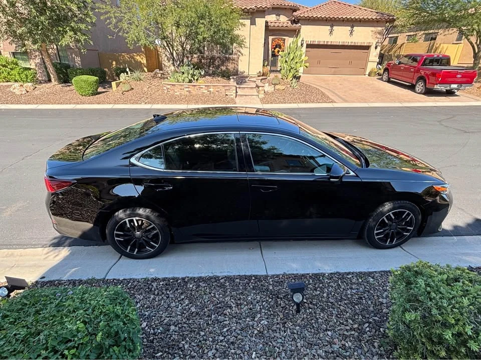 2016 Lexus ES 6th Gen - Image 2 of 10