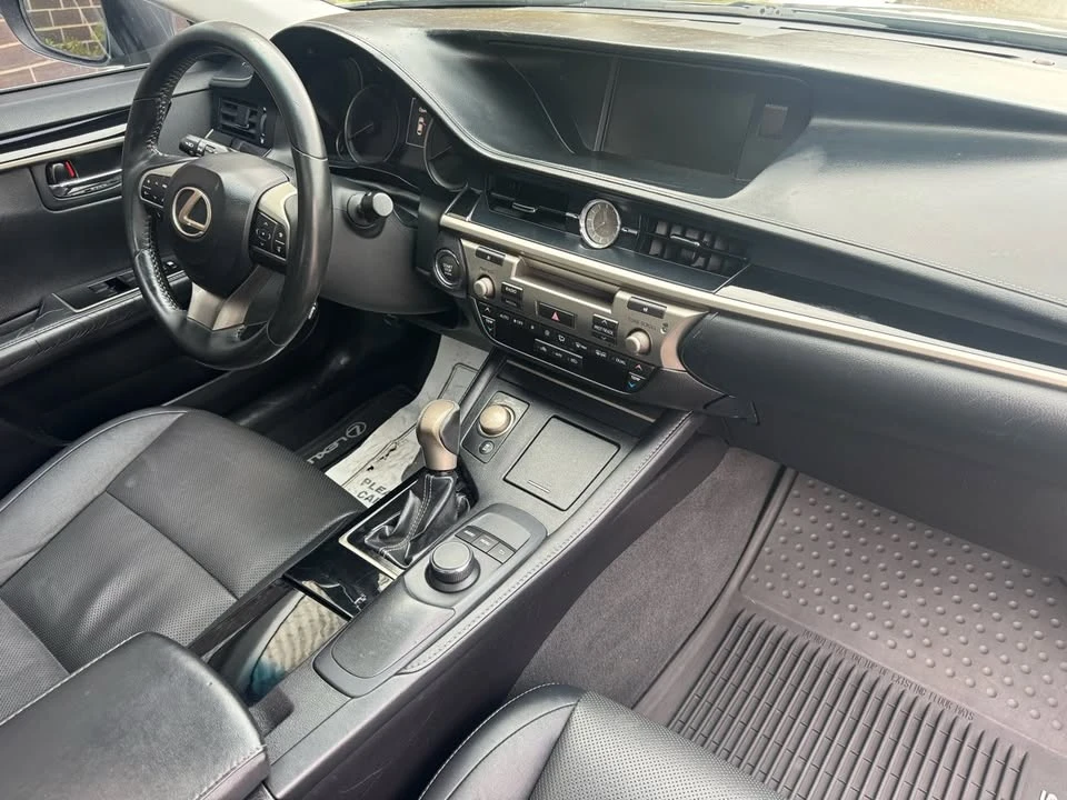 2016 Lexus ES 6th Gen - Image 3 of 18