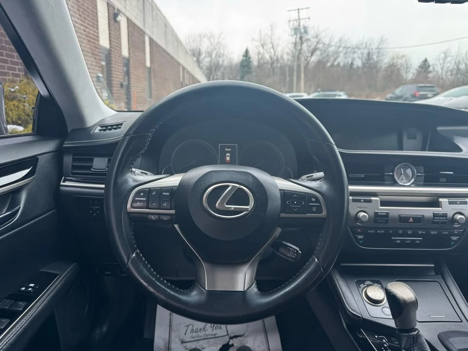 2016 Lexus ES 6th Gen - Image 8 of 18