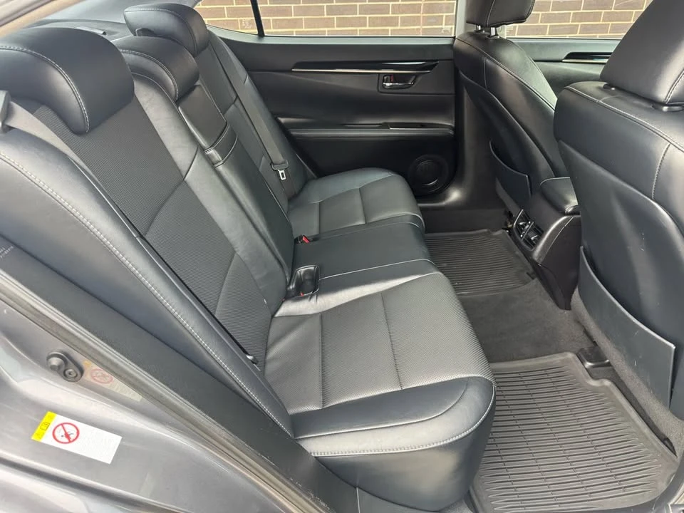 2016 Lexus ES 6th Gen - Image 11 of 18