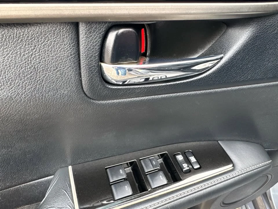 2016 Lexus ES 6th Gen - Image 14 of 18