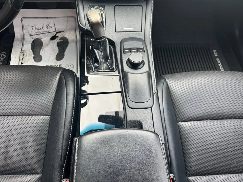2016 Lexus ES 6th Gen - Image 15 of 18