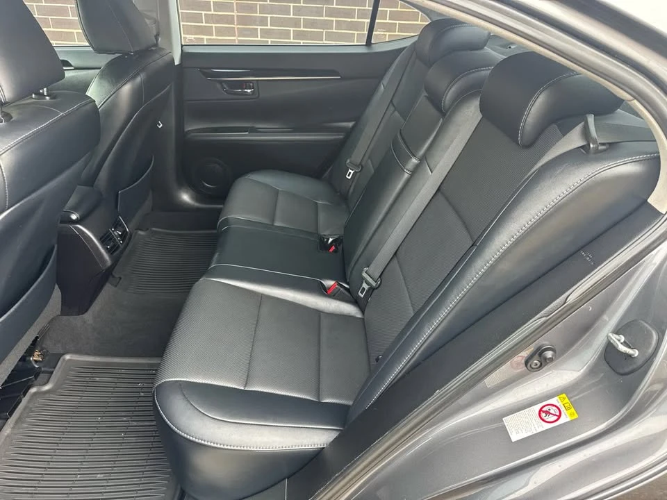2016 Lexus ES 6th Gen - Image 5 of 18