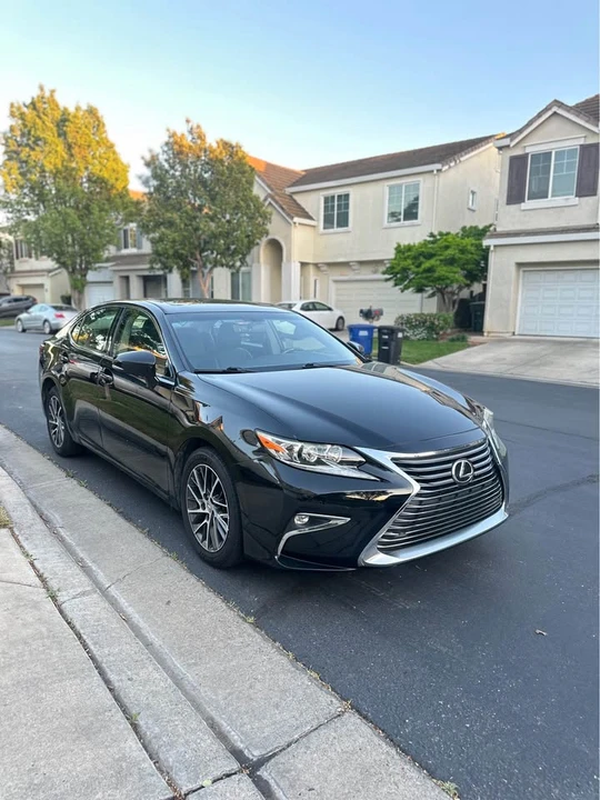 2016 Lexus ES 6th Gen - Image 10 of 10