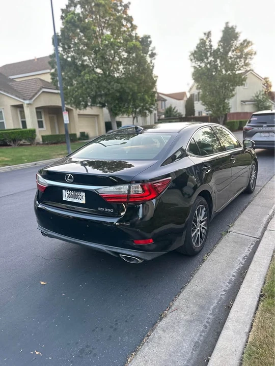 2016 Lexus ES 6th Gen - Image 4 of 10