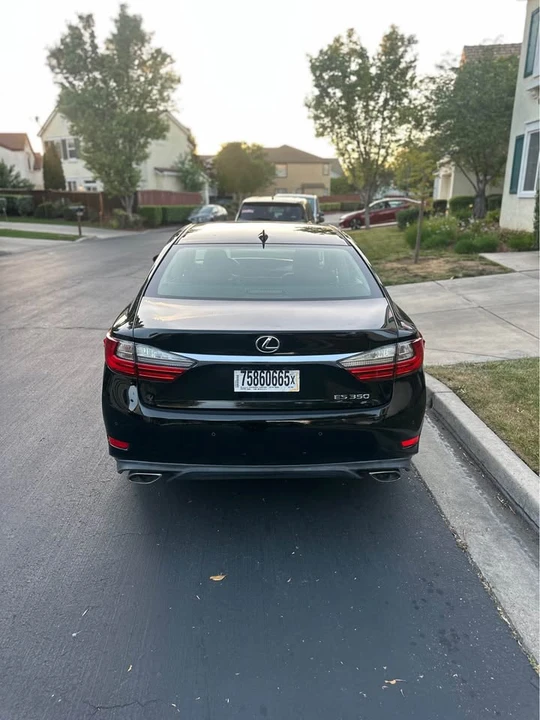 2016 Lexus ES 6th Gen - Image 6 of 10