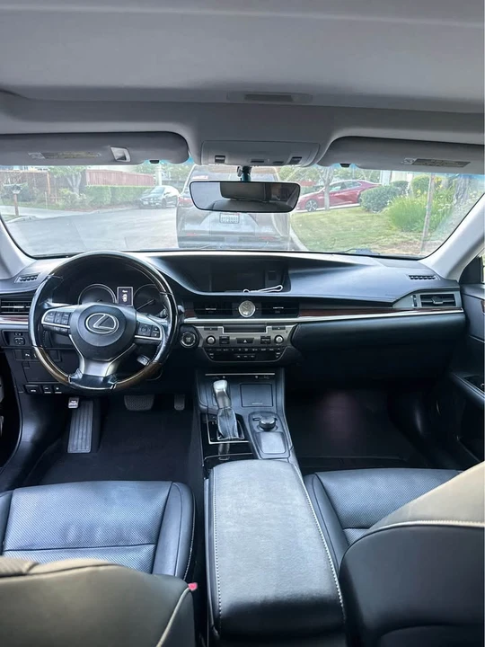 2016 Lexus ES 6th Gen - Image 8 of 10