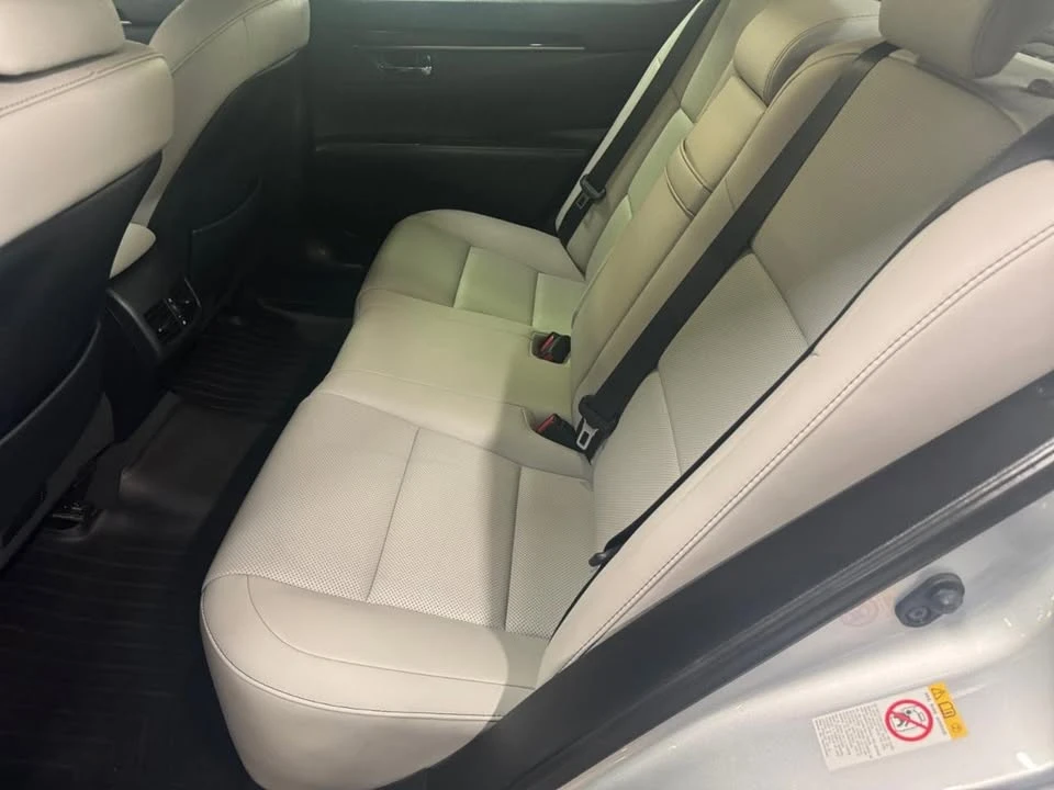2016 Lexus ES 6th Gen - Image 6 of 20