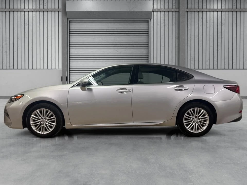 2016 Lexus ES 6th Gen - Image 2 of 20