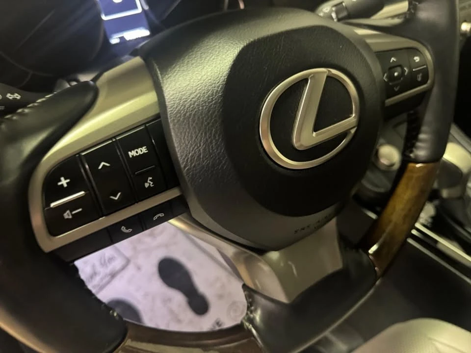 2016 Lexus ES 6th Gen - Image 16 of 20