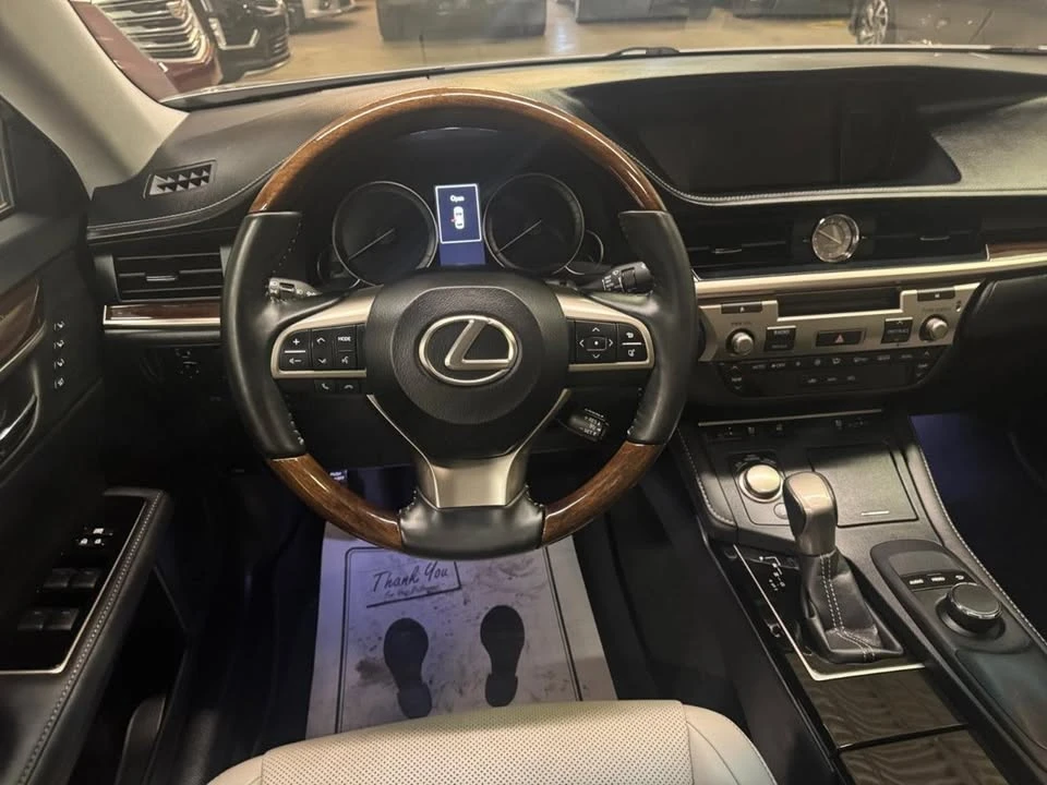 2016 Lexus ES 6th Gen - Image 11 of 20