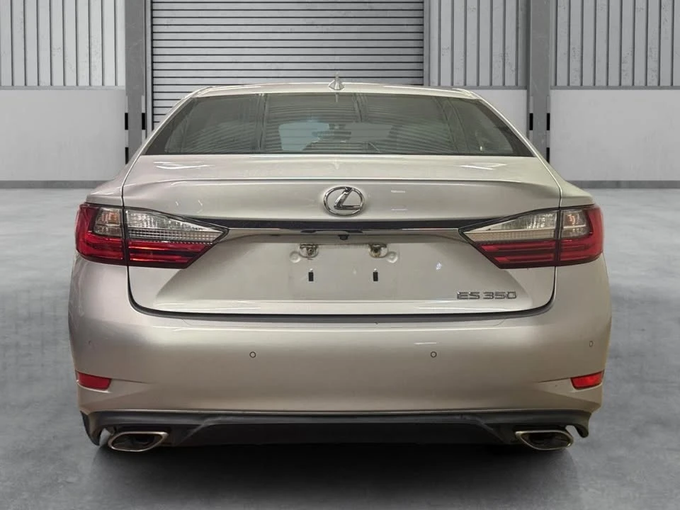 2016 Lexus ES 6th Gen - Image 10 of 20