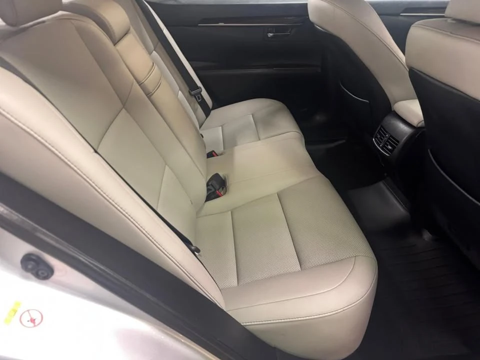 2016 Lexus ES 6th Gen - Image 14 of 20
