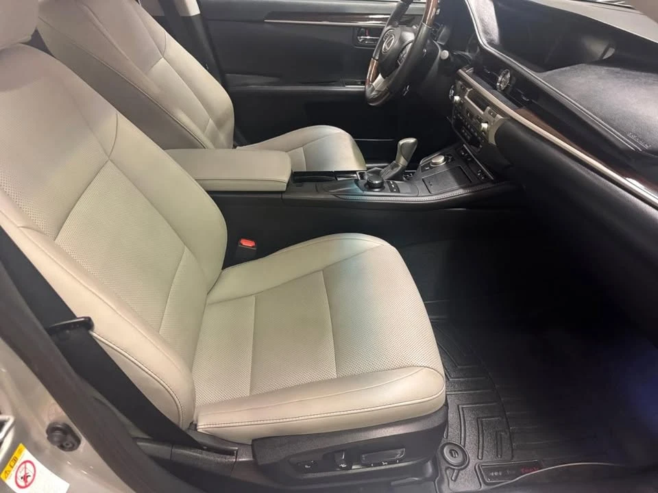 2016 Lexus ES 6th Gen - Image 13 of 20
