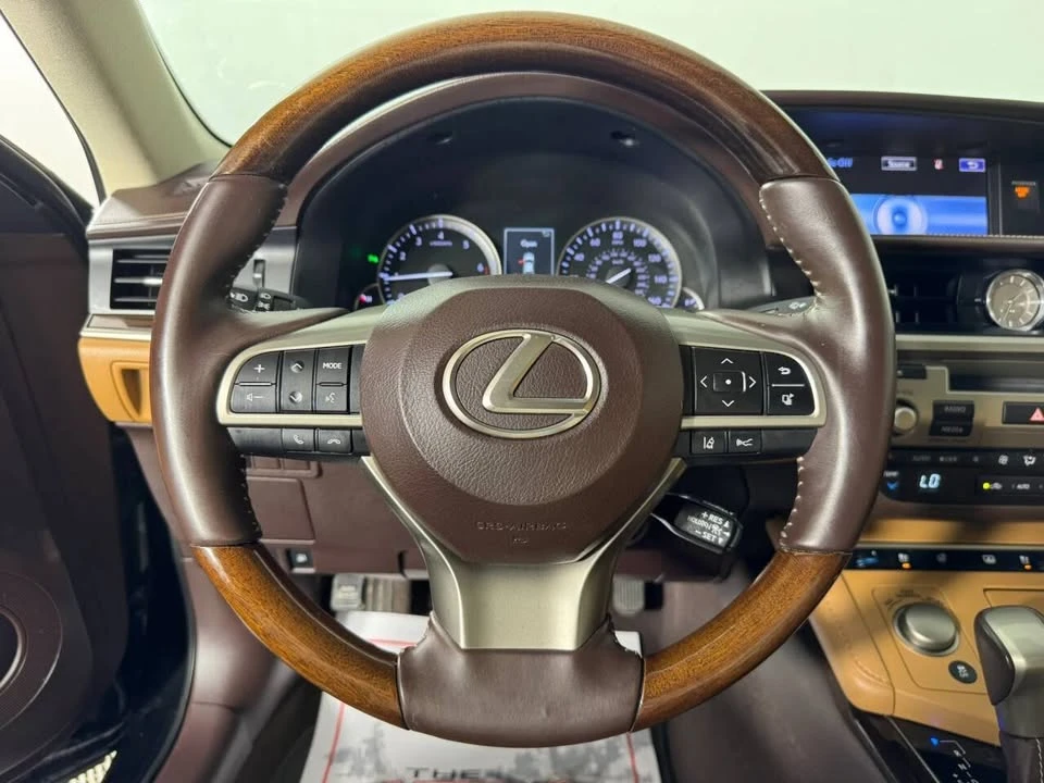 2016 Lexus ES 6th Gen - Image 13 of 20