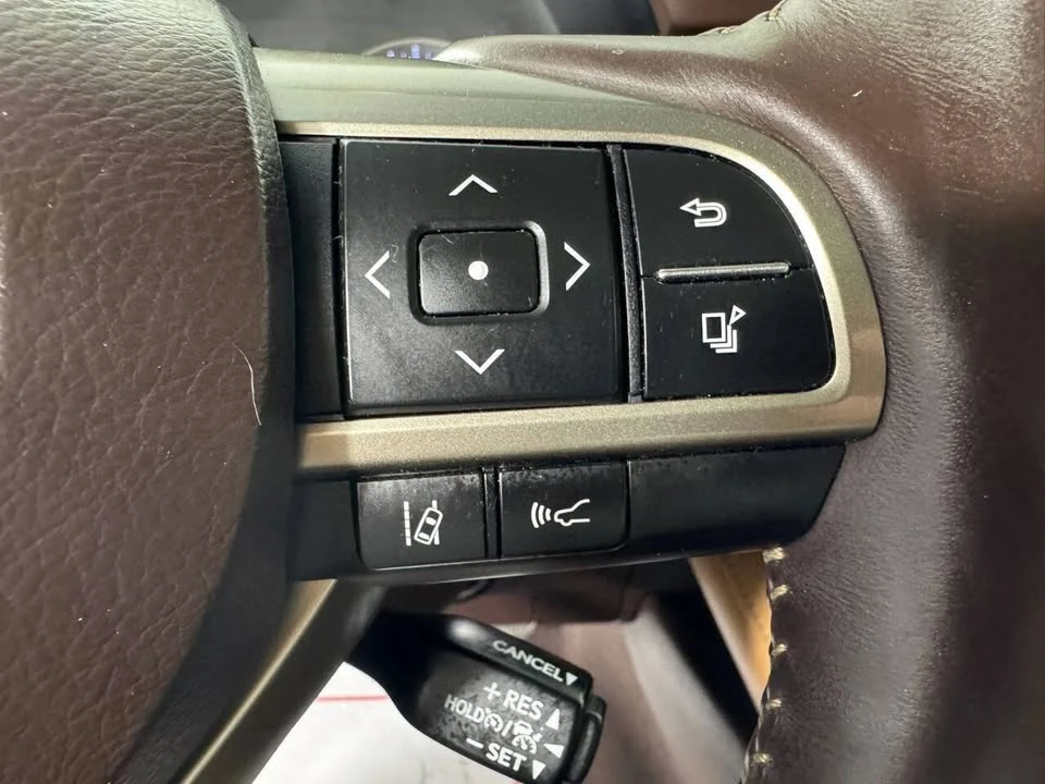 2016 Lexus ES 6th Gen - Image 16 of 20