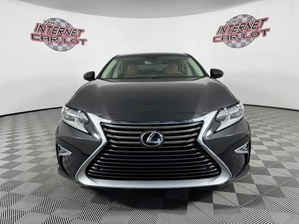 2016 Lexus ES 6th Gen - Image 2 of 20