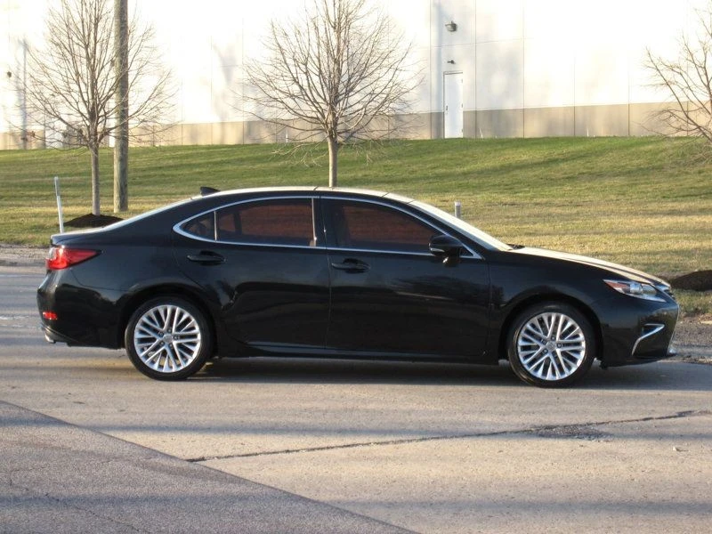 2016 Lexus ES 6th Gen - Image 9 of 12