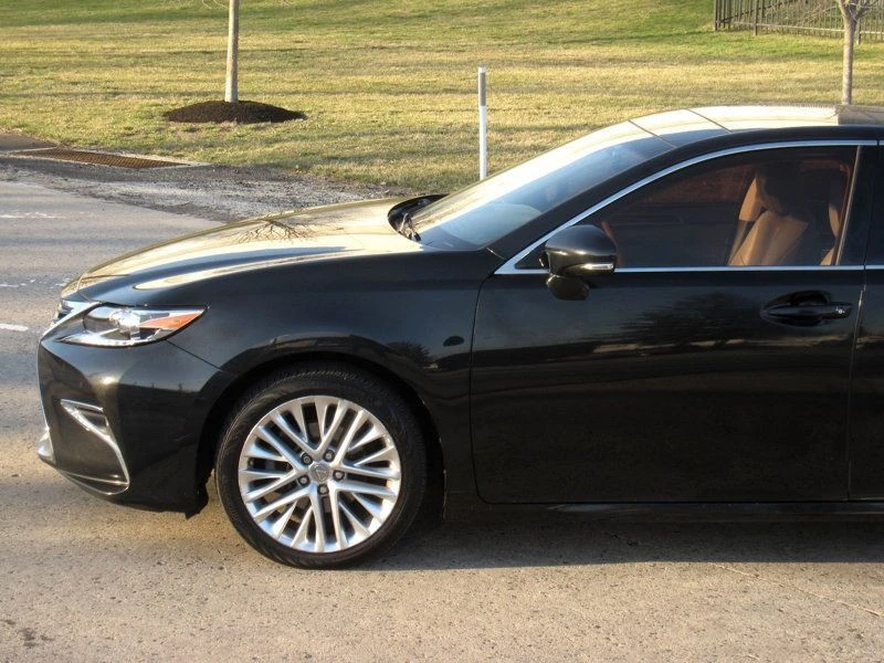 2016 Lexus ES 6th Gen - Image 7 of 12