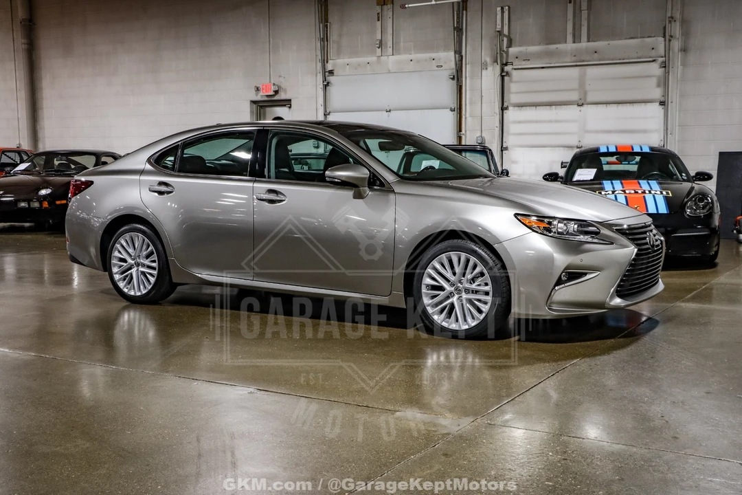 2016 Lexus ES 6th Gen - Image 12 of 12