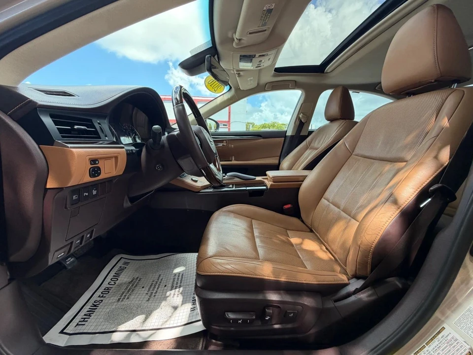 2016 Lexus ES 6th Gen - Image 9 of 20