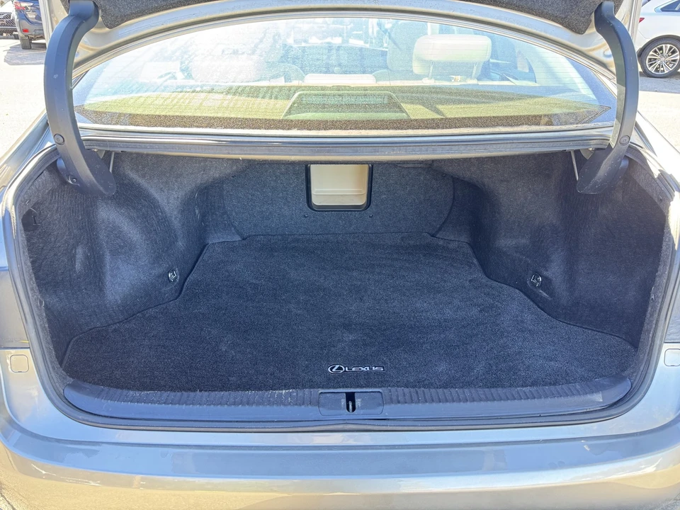 2016 Lexus ES 6th Gen - Image 15 of 16