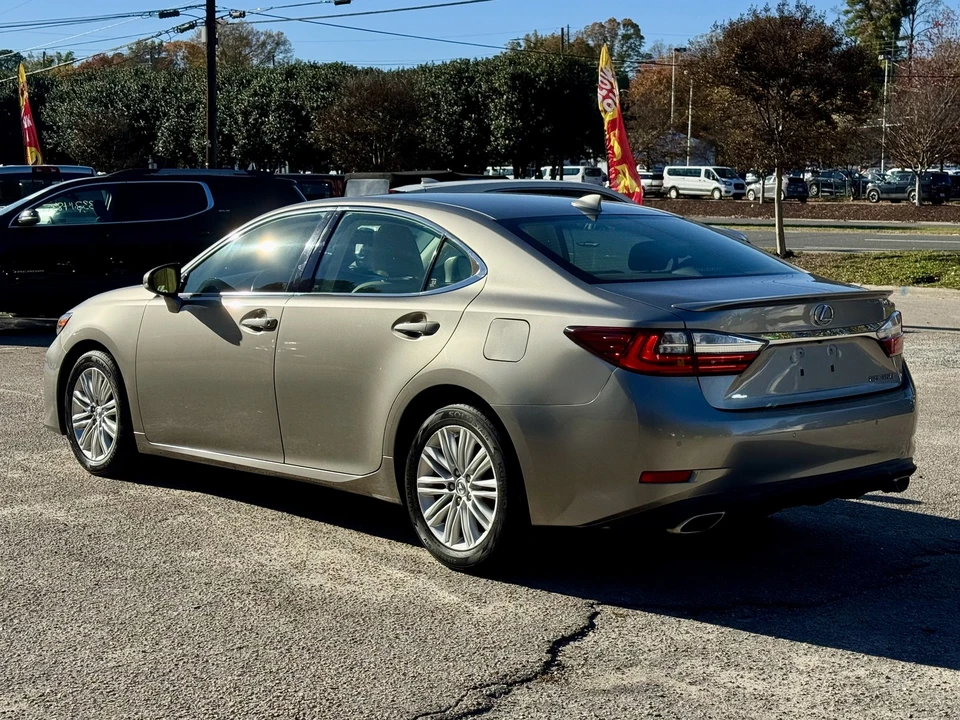 2016 Lexus ES 6th Gen - Image 7 of 16