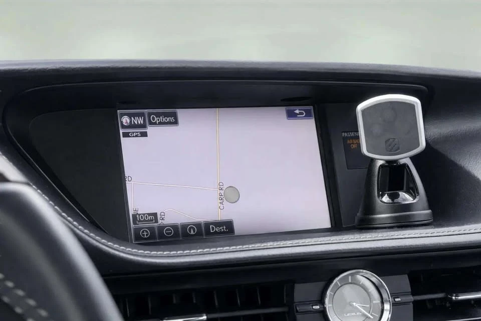2016 Lexus ES 6th Gen - Image 11 of 20