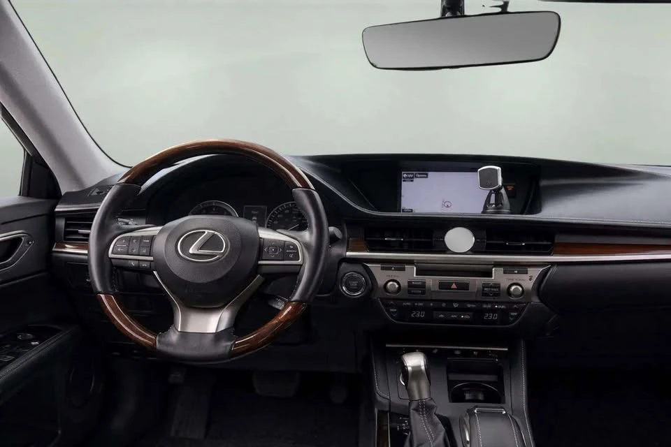2016 Lexus ES 6th Gen - Image 10 of 20