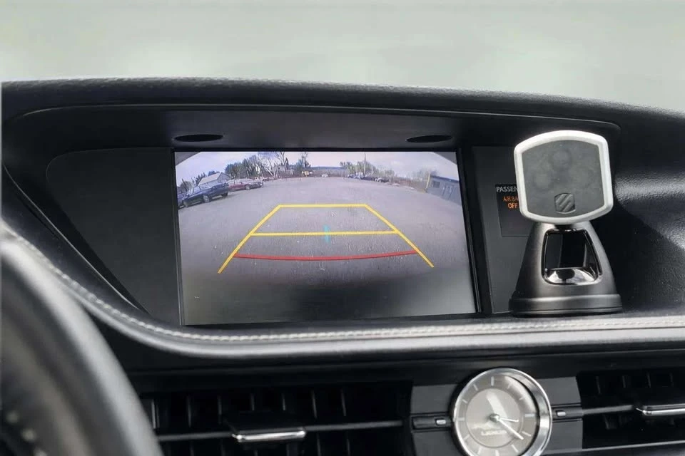 2016 Lexus ES 6th Gen - Image 12 of 20