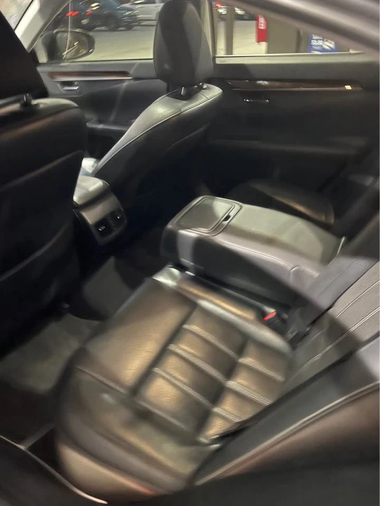 2016 Lexus ES 6th Gen - Image 5 of 6