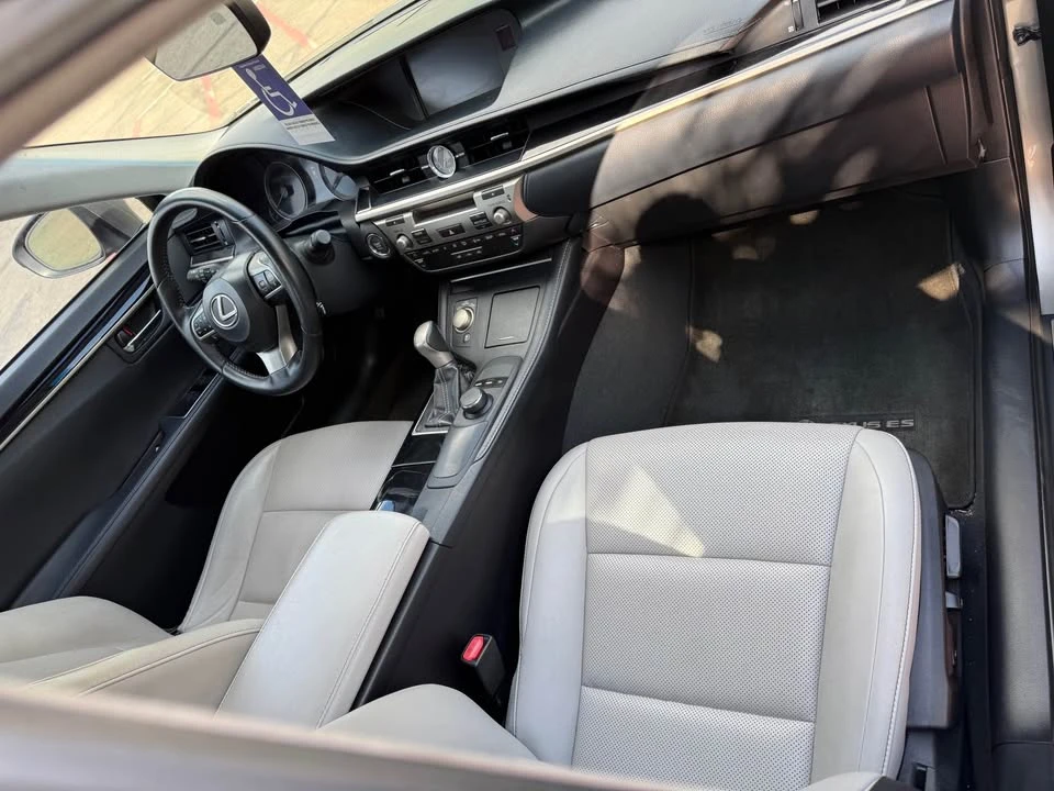 2016 Lexus ES 6th Gen - Image 5 of 7