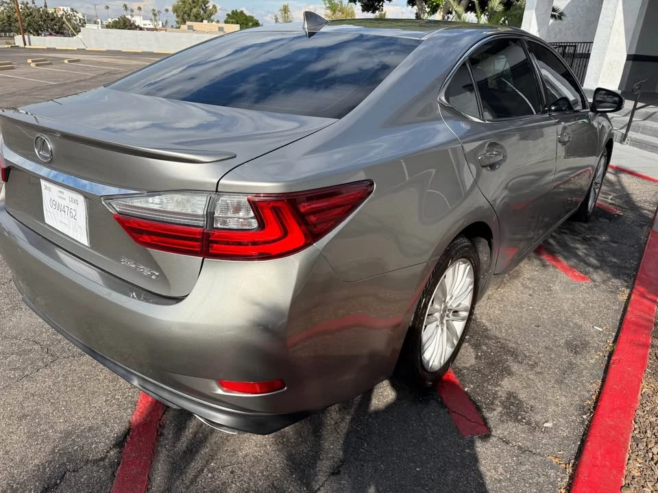 2016 Lexus ES 6th Gen - Image 3 of 7