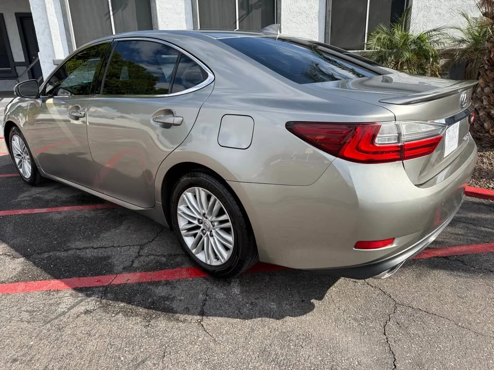 2016 Lexus ES 6th Gen - Image 4 of 7