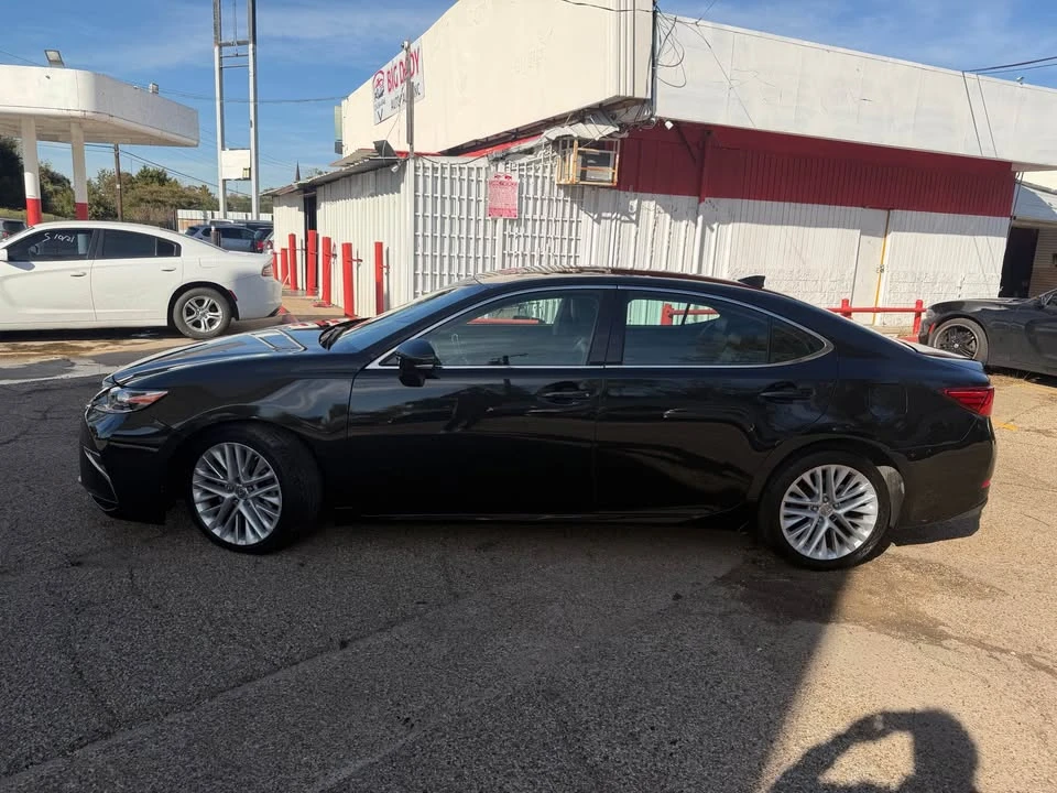 2016 Lexus ES 6th Gen - Image 3 of 15